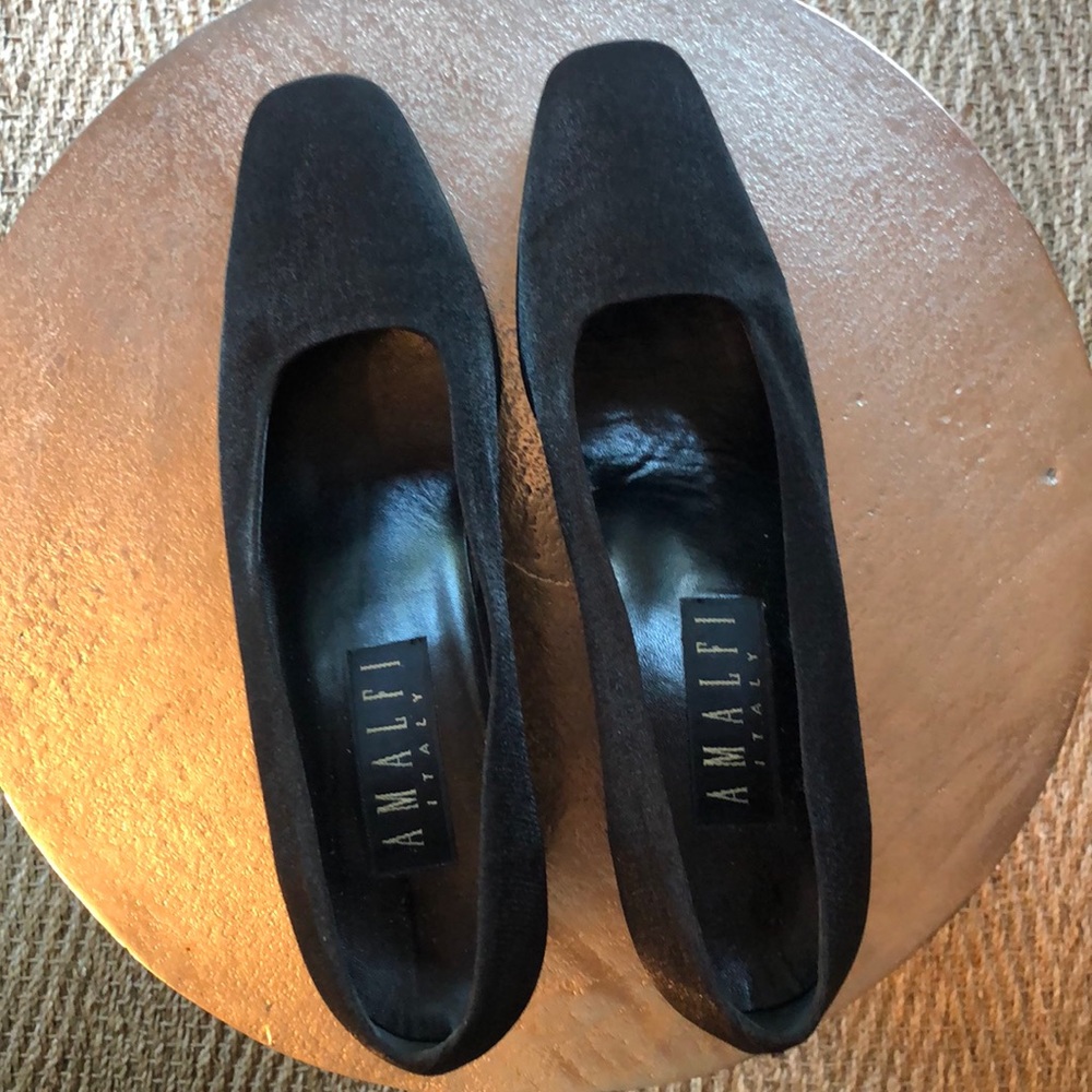 Amalfi Black microfiber pumps